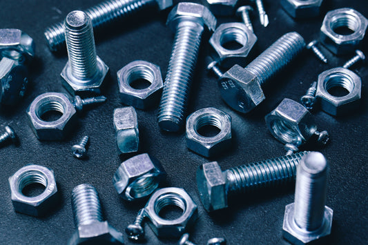 Differences between hidden fasteners and exposed fasteners roofing systems.
